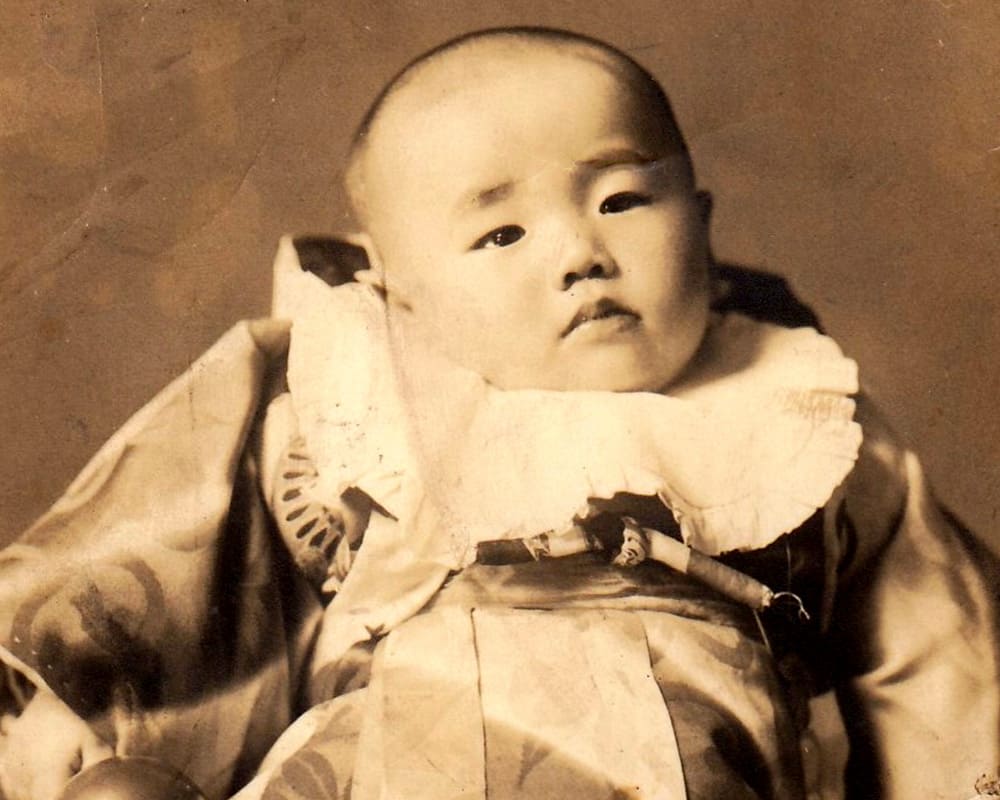 向山源吉、まさの長男として誕生（生後６か月 1944）